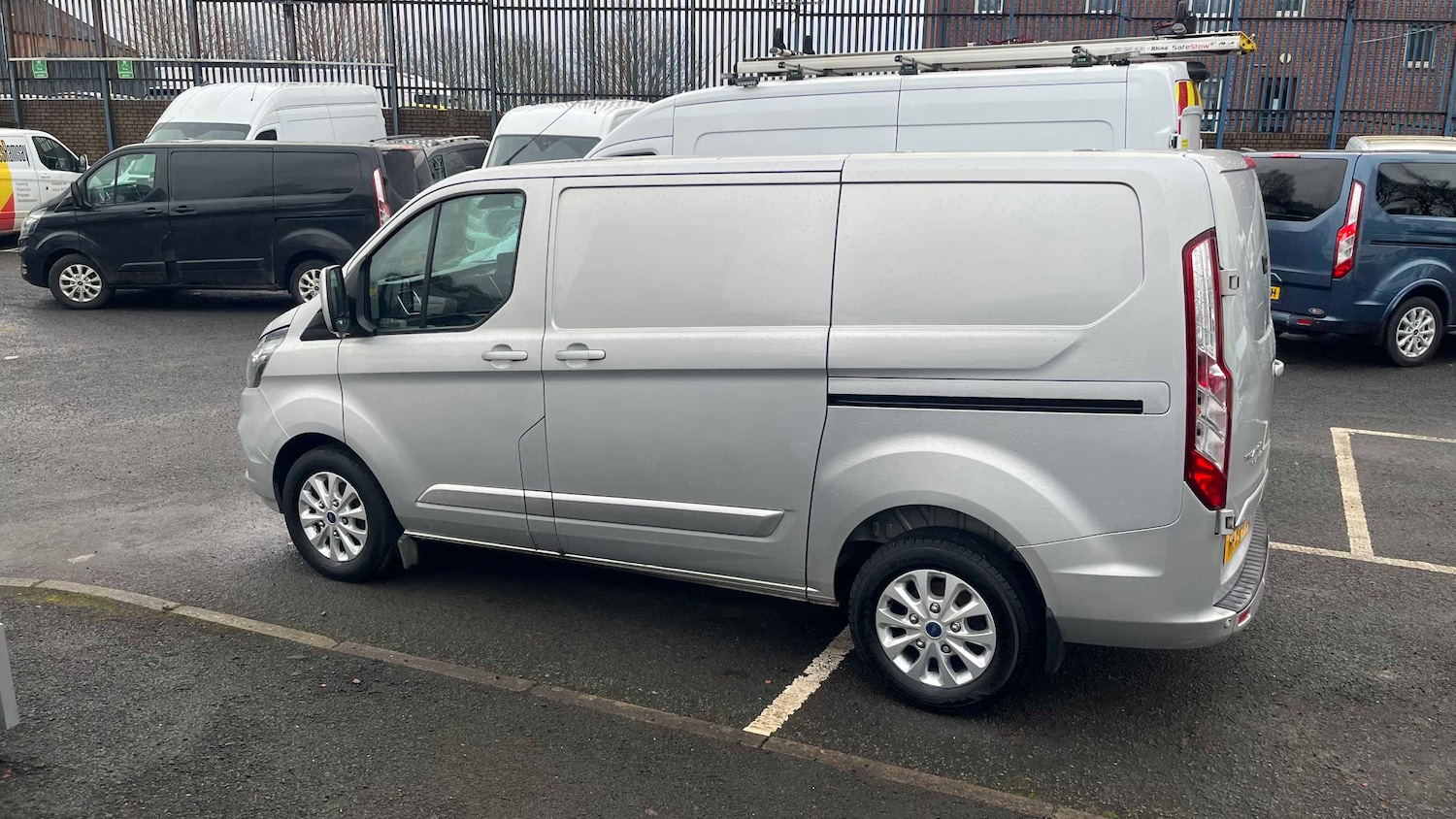 Used Ford Transit Custom 2023 for sale - 77540828: Photo 3