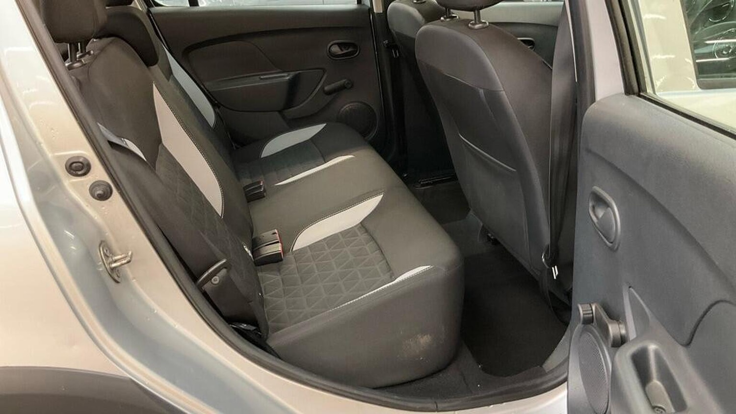 Used Dacia Sandero Stepway 2016 for sale - 76618585: Photo 6