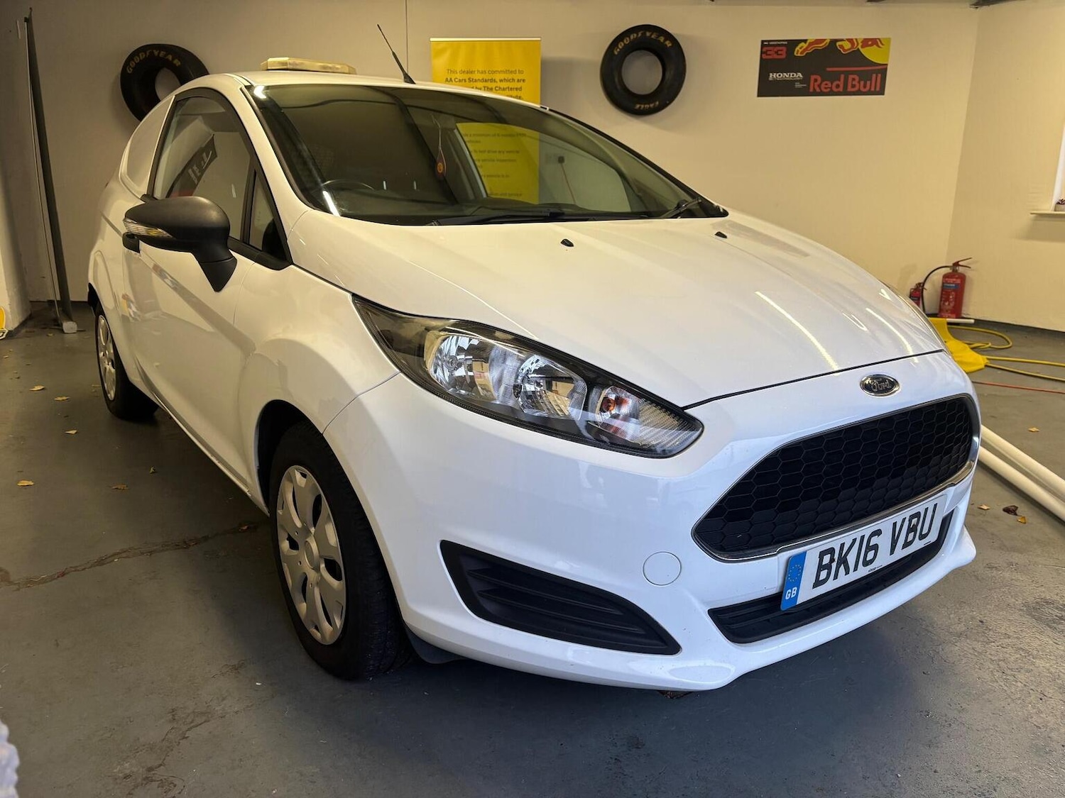 Used Ford Fiesta Van 2016 for sale - 76624418: Photo 1