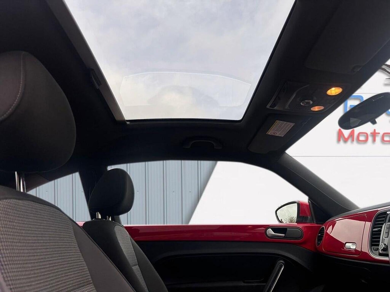 Used Volkswagen Beetle 2013 for sale - 76618558: Photo 7