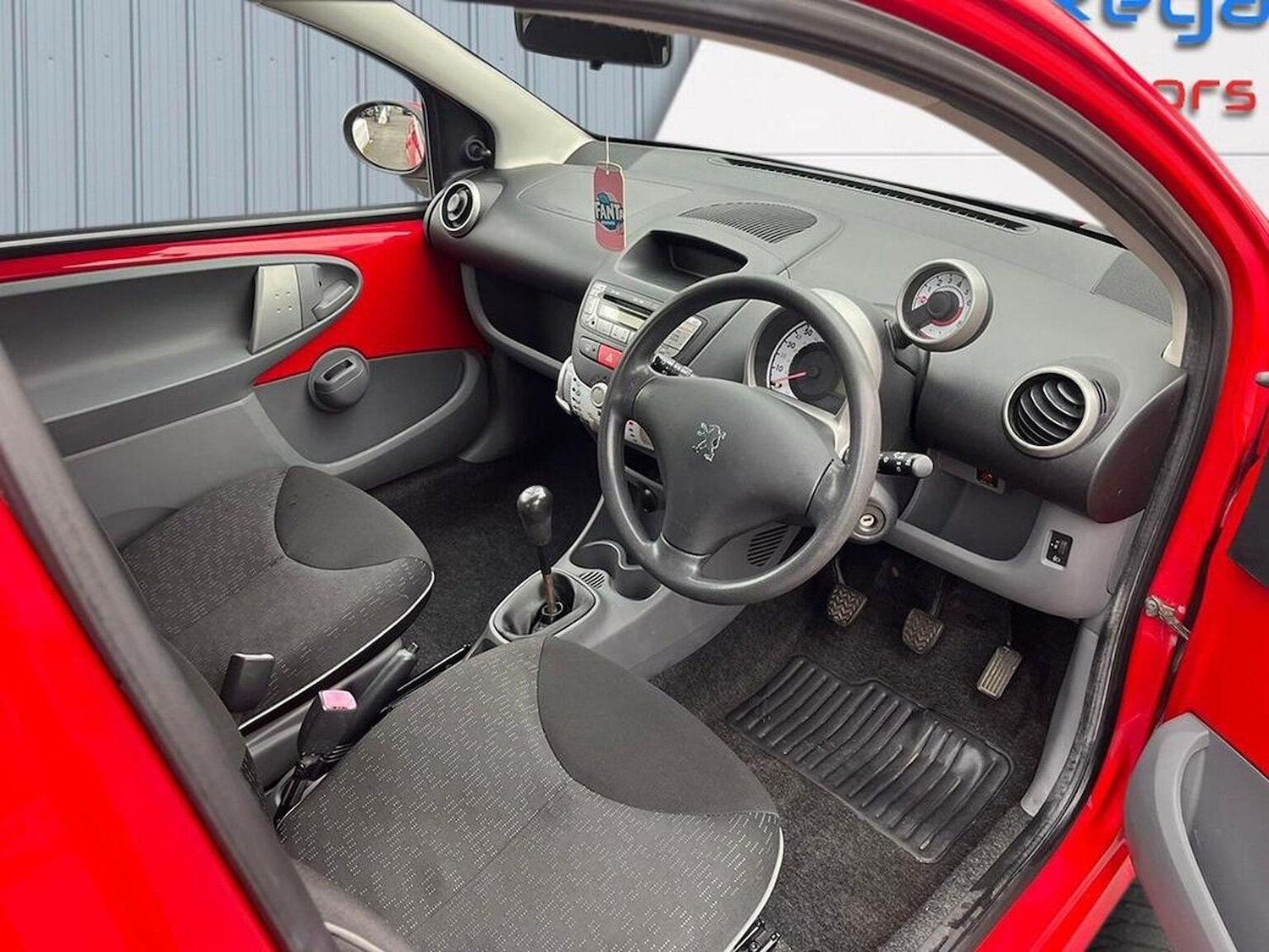 Used Peugeot 107 2010 for sale - 76618598: Photo 7