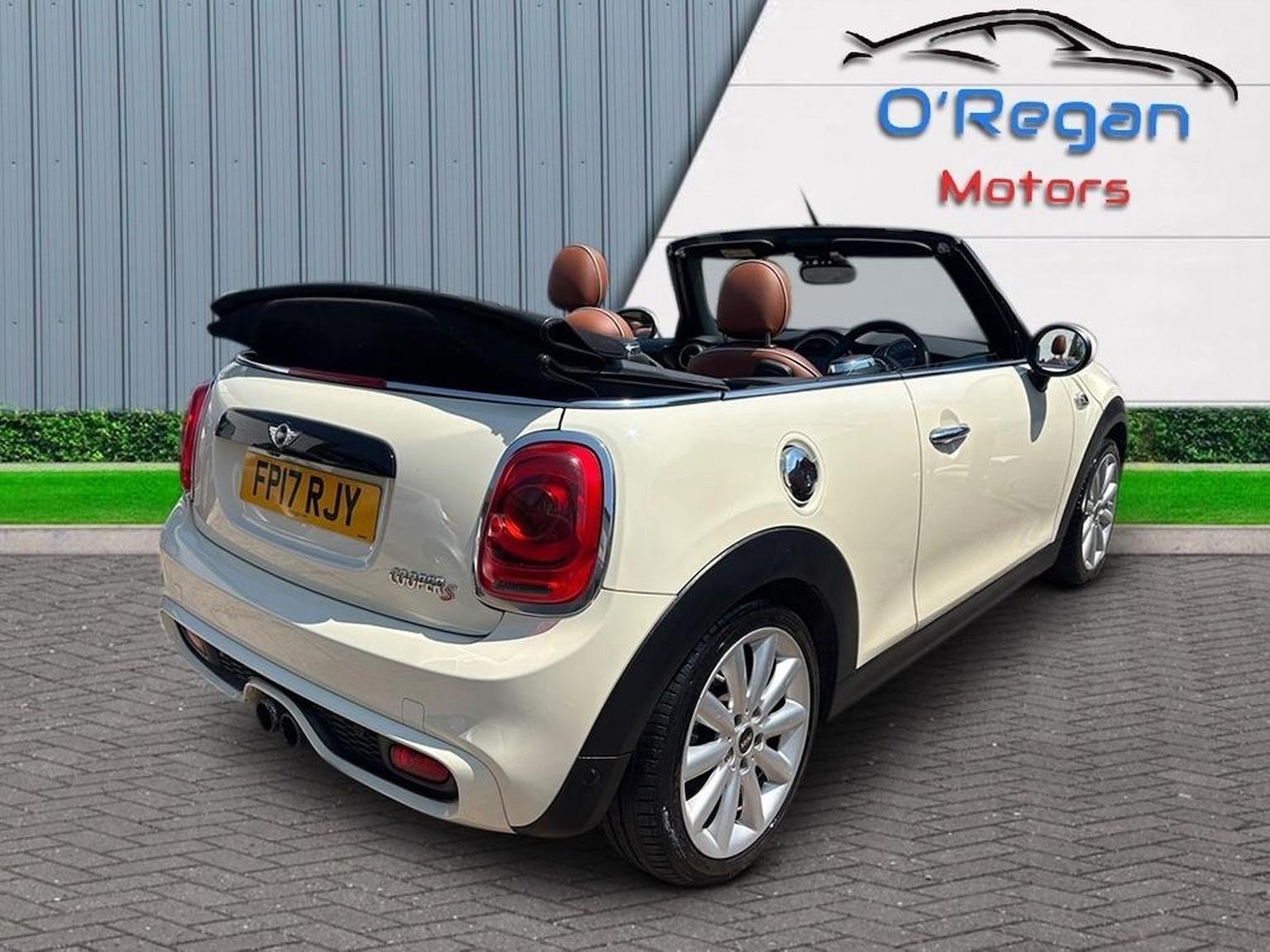 Used MINI Convertible 2017 for sale - 76712465: Photo 4