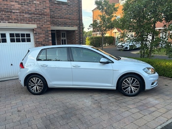 Used Volkswagen Golf 2018 for sale - 79164192: Photo