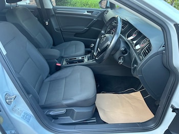 Used Volkswagen Golf 2018 for sale - 79164192: Photo