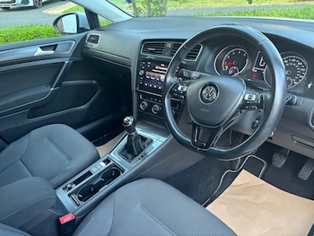 Used Volkswagen Golf 2018 for sale - 79164192: Photo