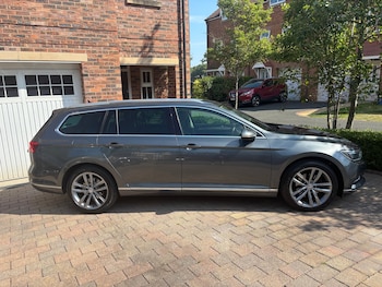 Used Volkswagen Passat 2016 for sale - 79498175: Photo