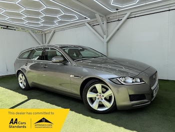 Used Jaguar XF 2018 for sale - 78988085: Photo