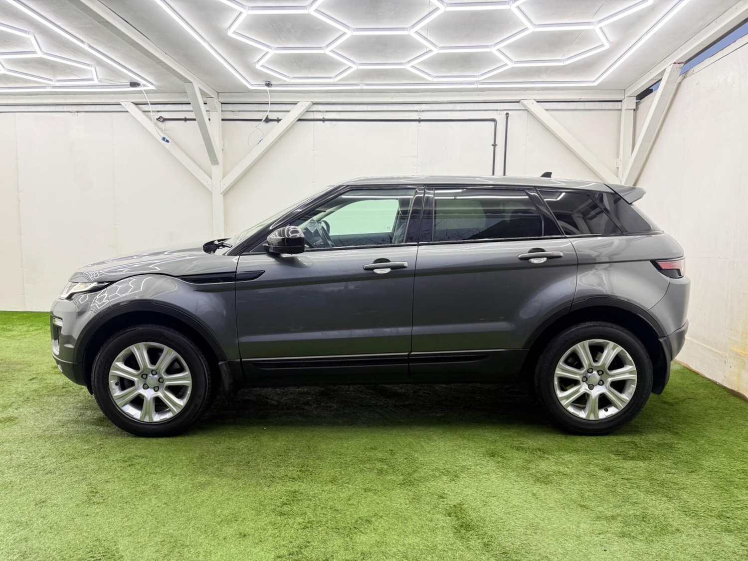 Used Land Rover Range Rover Evoque 2016 for sale - 77637381: Photo 10