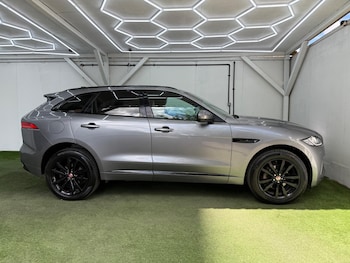 Used Jaguar F-Pace 2019 for sale - 79039234: Photo