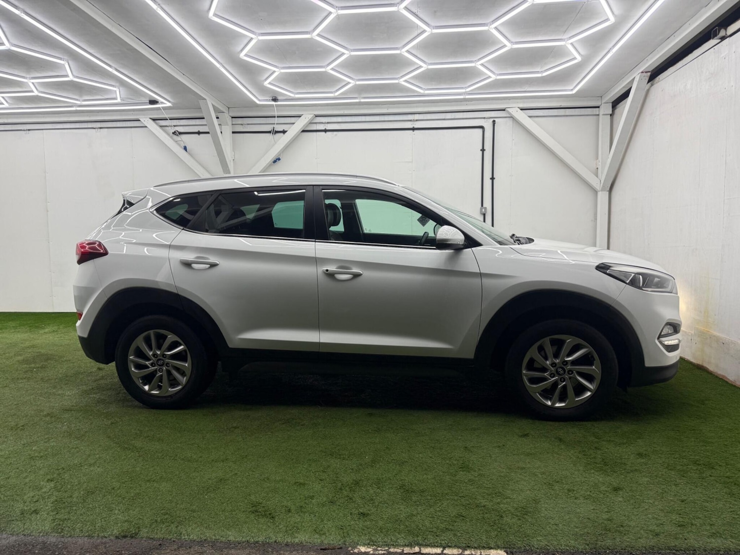 Used Hyundai TUCSON 2015 for sale - 77479252: Photo 2