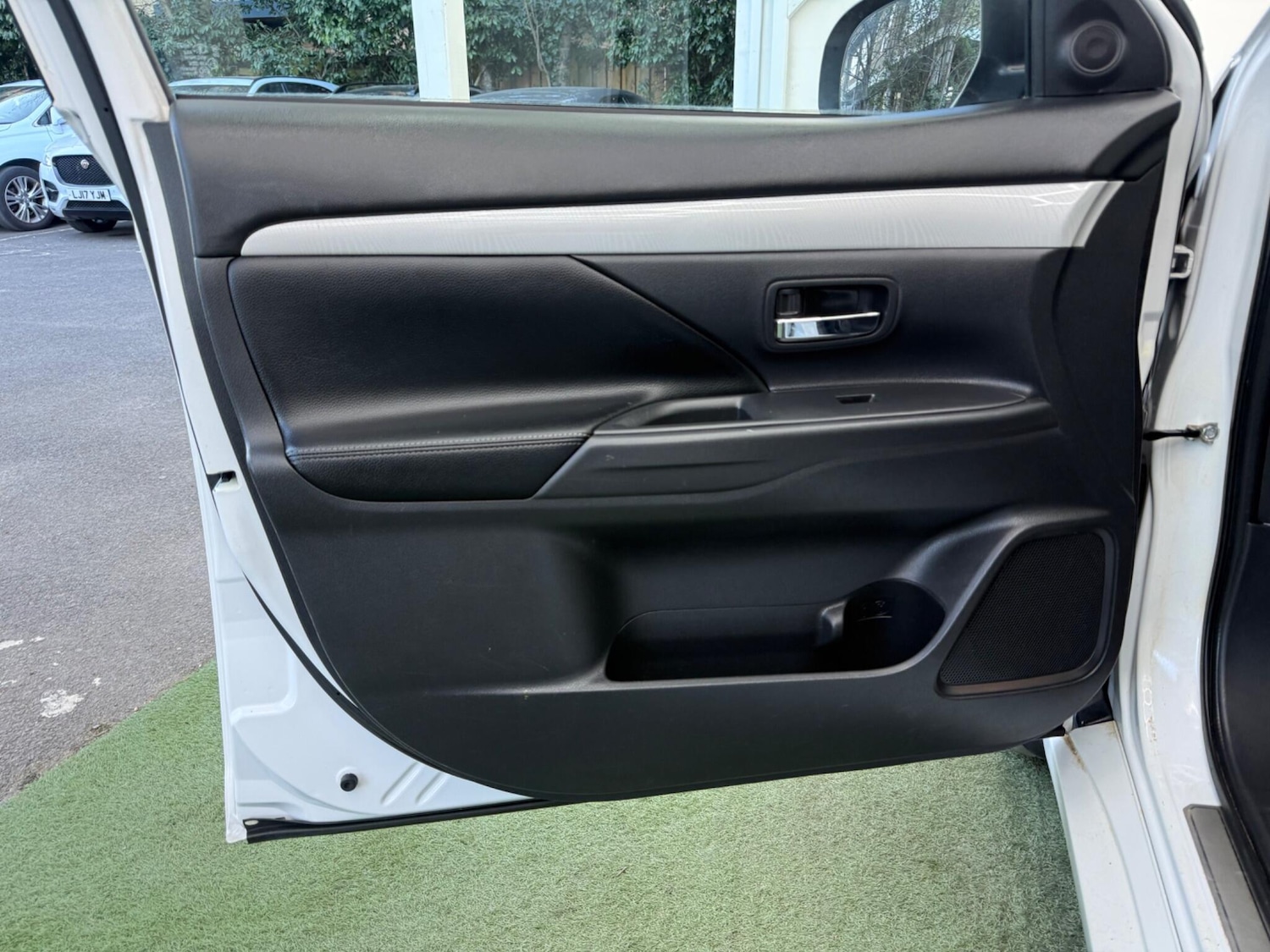 Used Mitsubishi Outlander 2015 for sale - 77993189: Photo 26