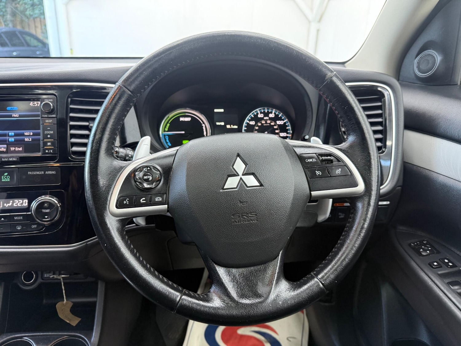 Used Mitsubishi Outlander 2015 for sale - 77993189: Photo 31