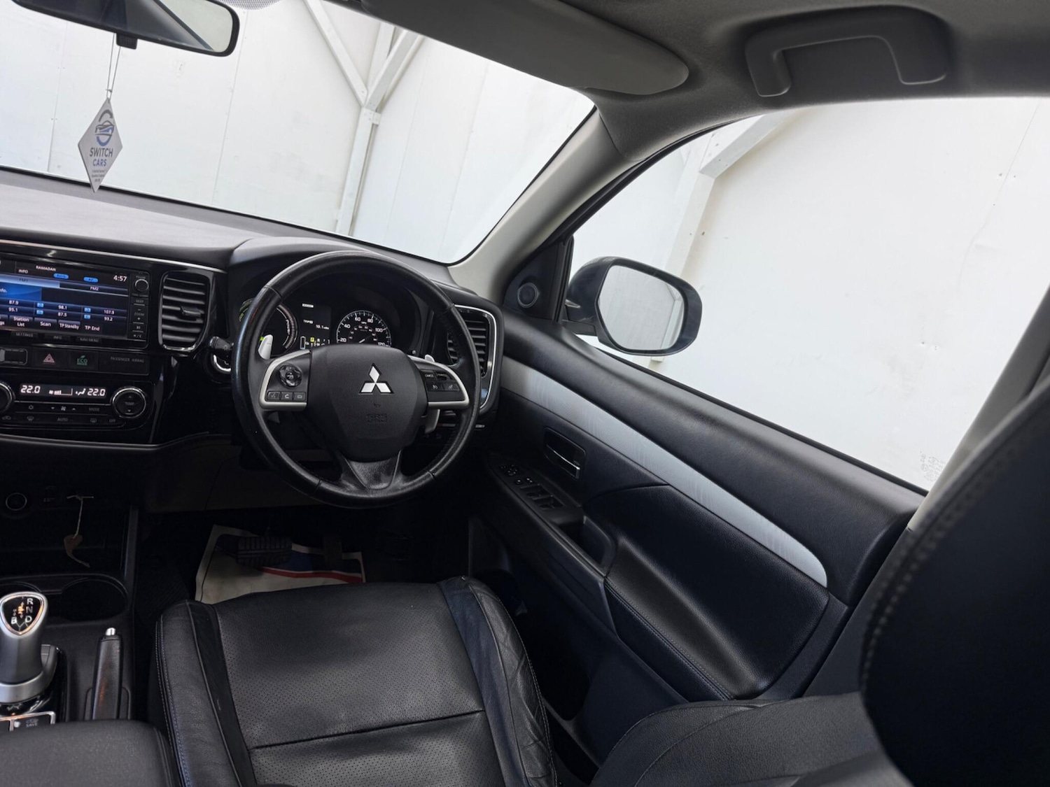 Used Mitsubishi Outlander 2015 for sale - 77993189: Photo 40