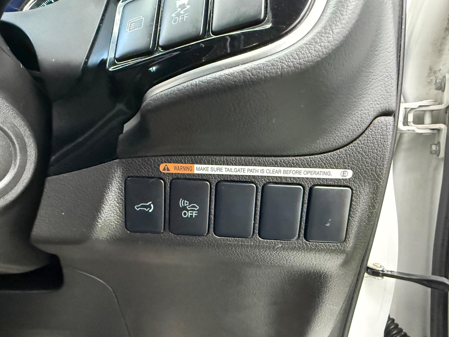 Used Mitsubishi Outlander 2015 for sale - 77993189: Photo 43