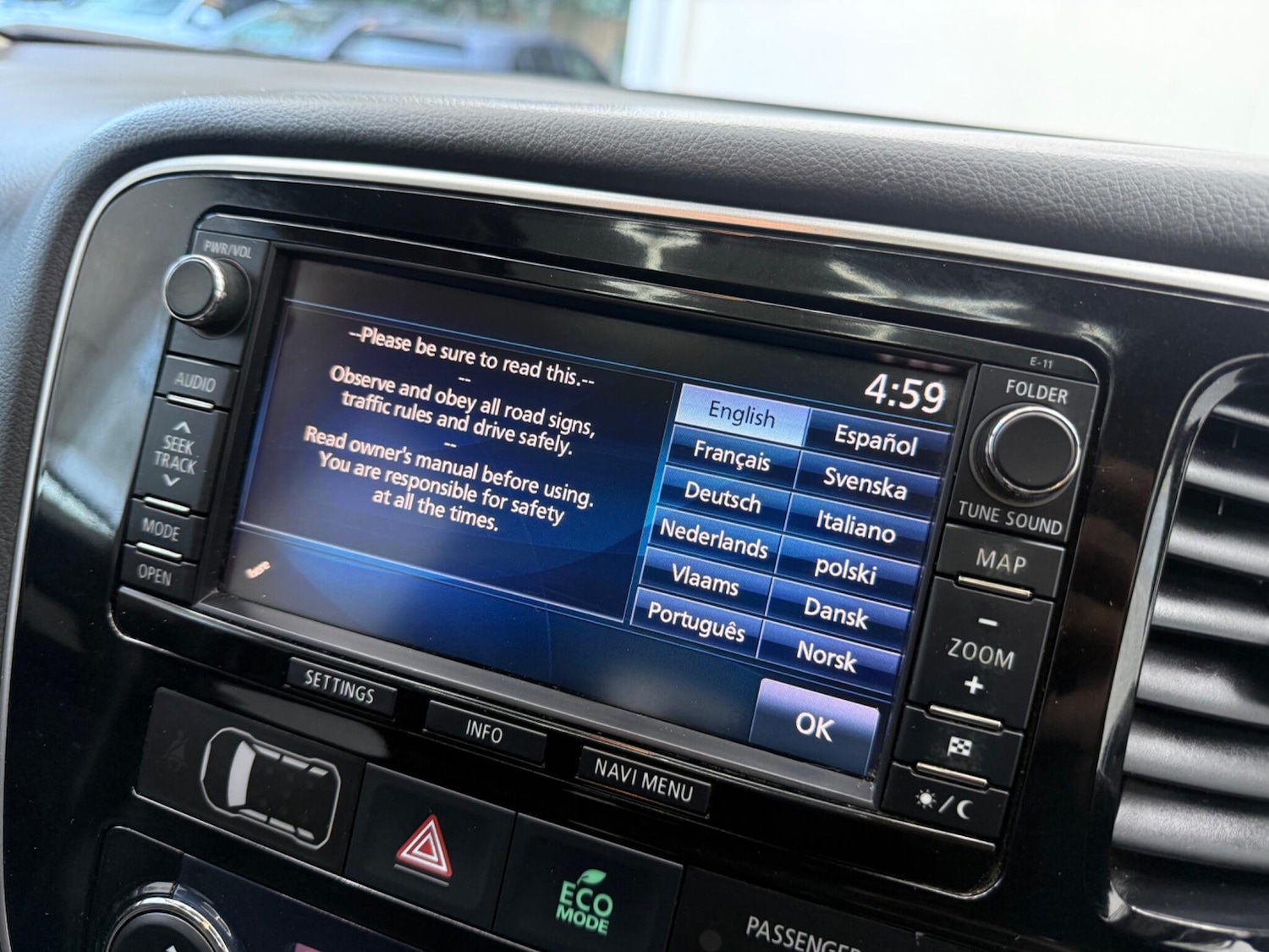 Used Mitsubishi Outlander 2015 for sale - 77993189: Photo 45