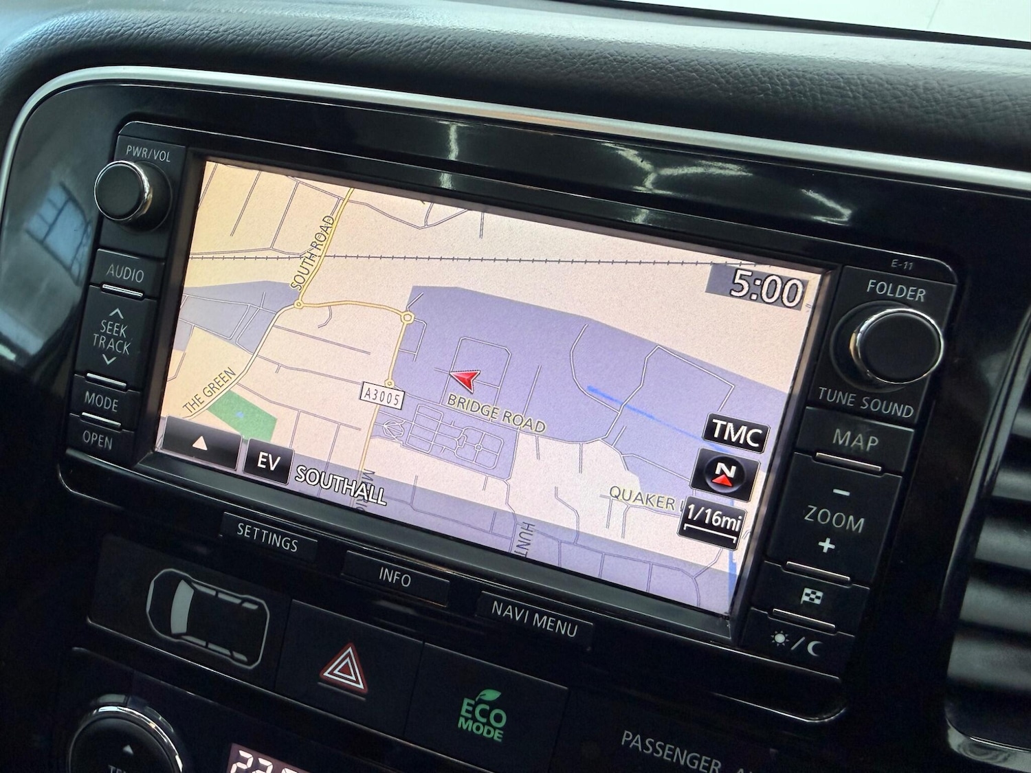 Used Mitsubishi Outlander 2015 for sale - 77993189: Photo 47