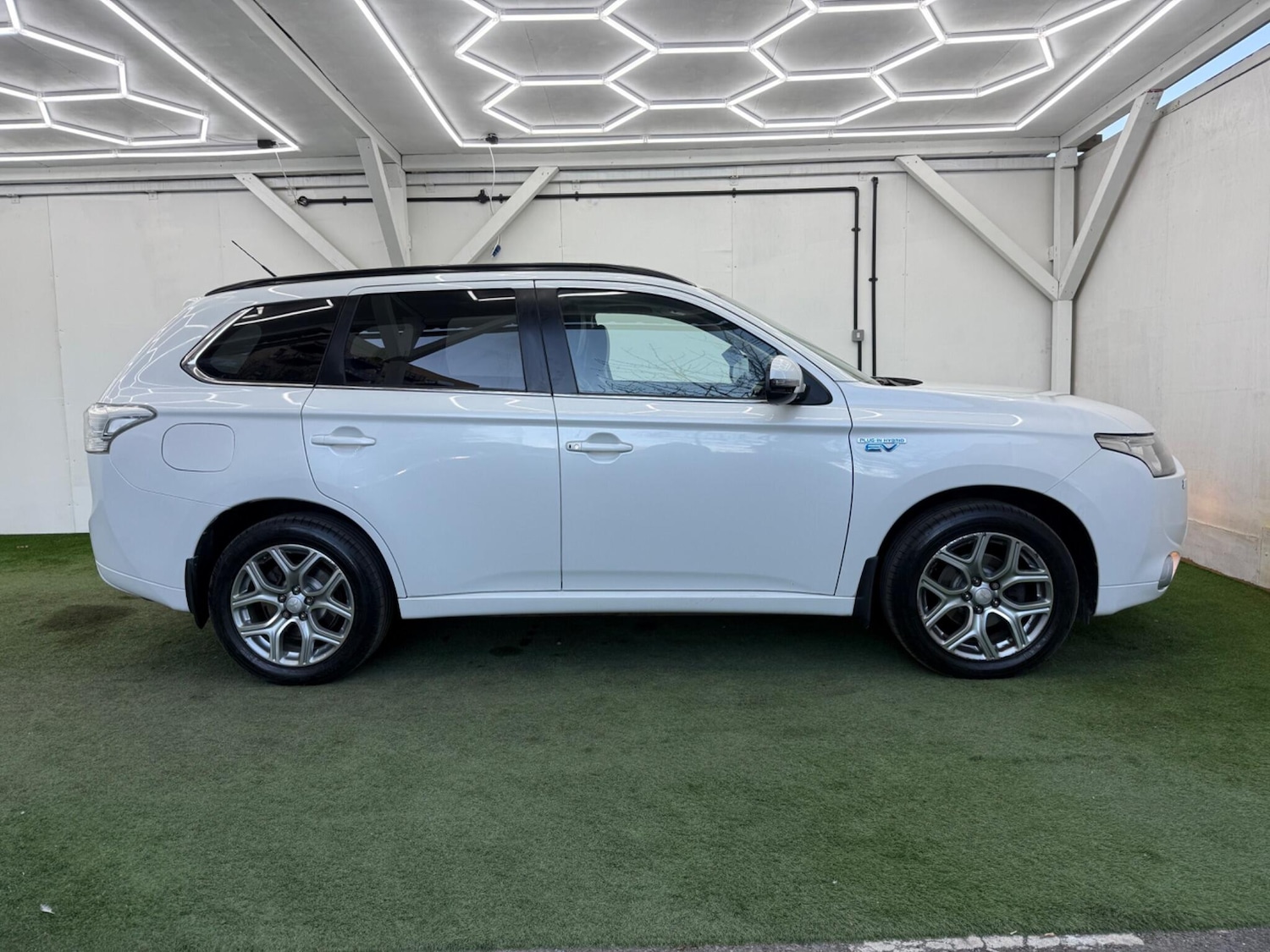 Used Mitsubishi Outlander 2015 for sale - 77993189: Photo 5
