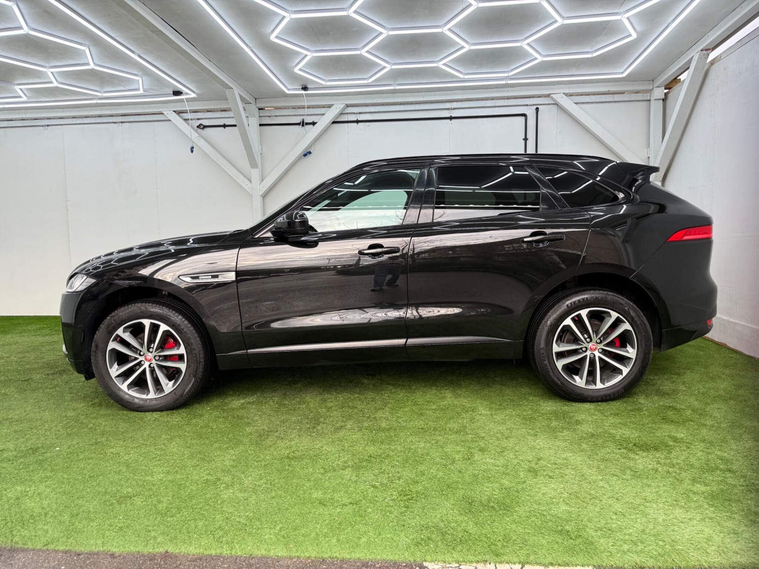 Used Jaguar F-Pace 2017 for sale - 77386221: Photo 10