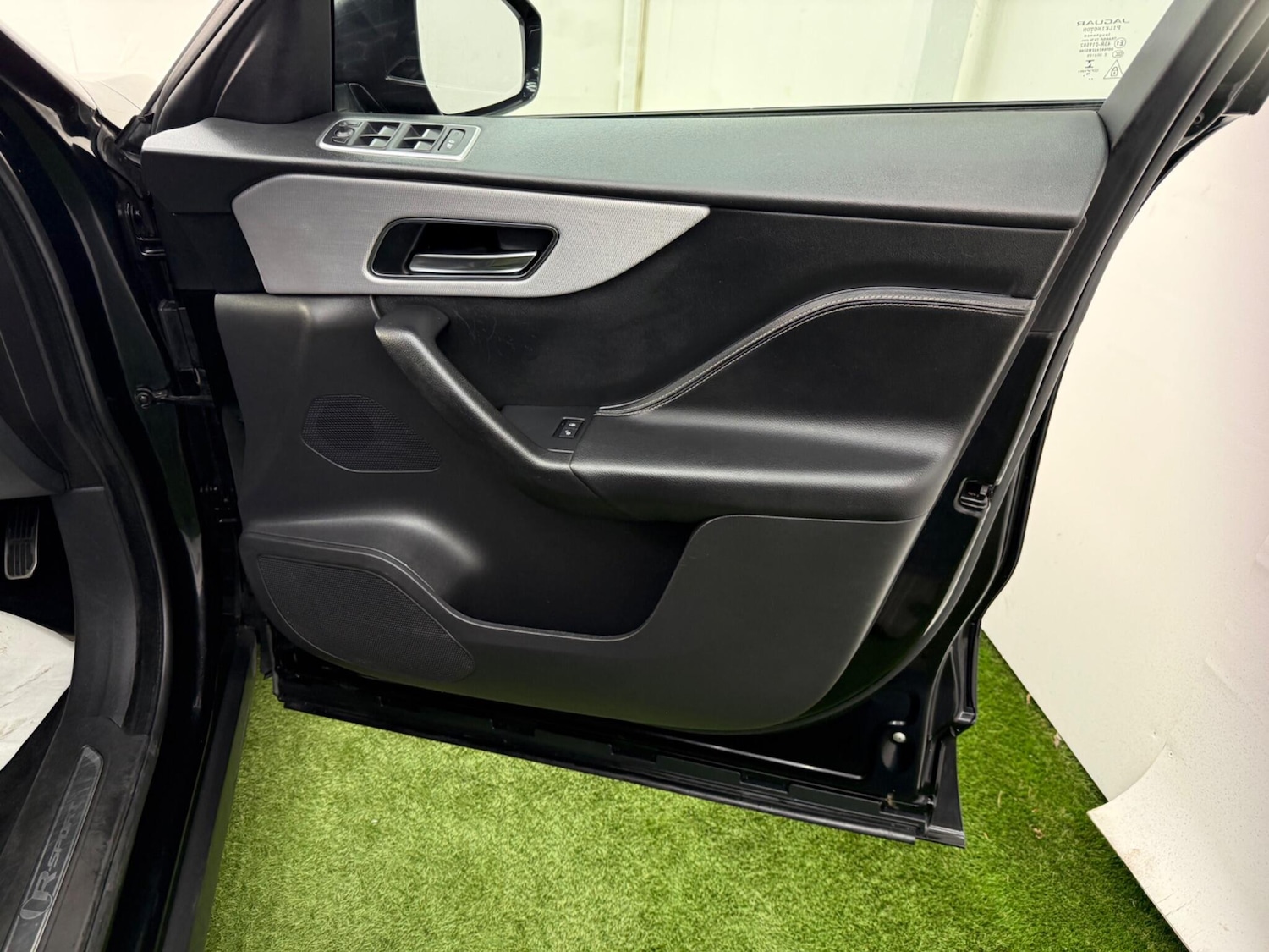 Used Jaguar F-Pace 2017 for sale - 77386221: Photo 16