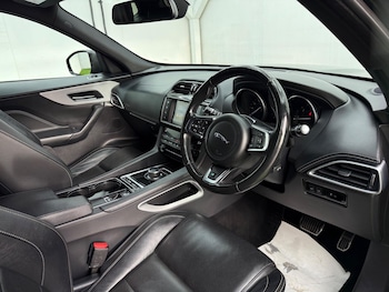 Used Jaguar F-Pace 2017 for sale - 77386221: Photo