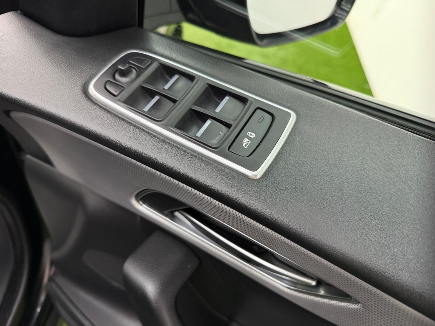 Used Jaguar F-Pace 2017 for sale - 77386221: Photo 40