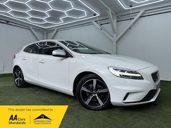 Used Volvo V40 2018 for sale - 77722517: Photo