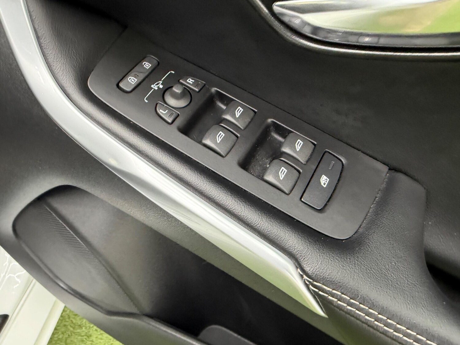 Used Volvo V40 for sale - 77722517: Photo 40