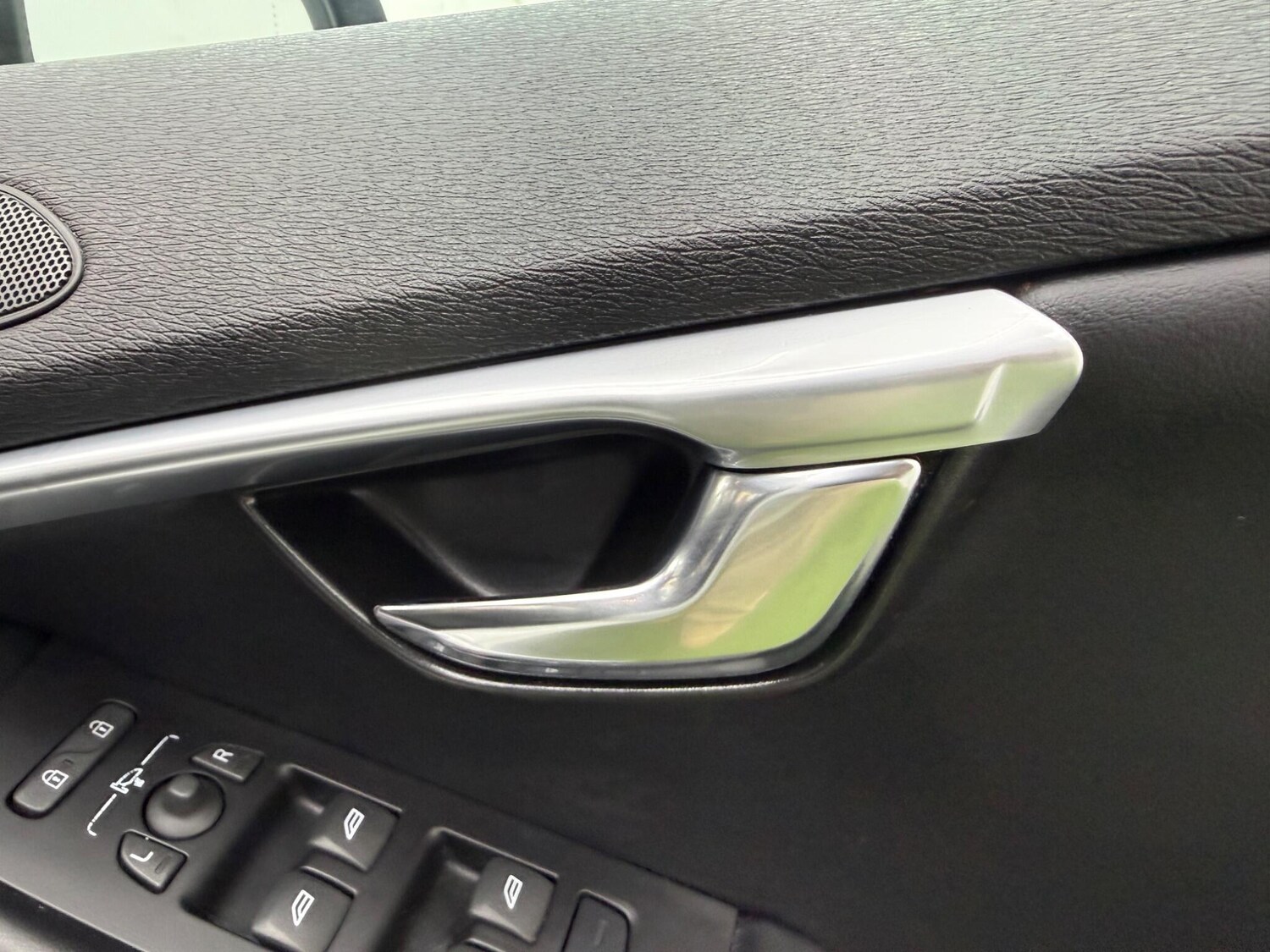 Used Volvo V40 for sale - 77722517: Photo 41