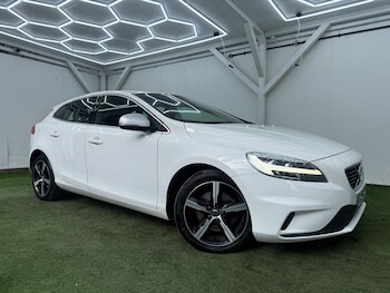 Used Volvo V40 2018 for sale - 77722517: Photo
