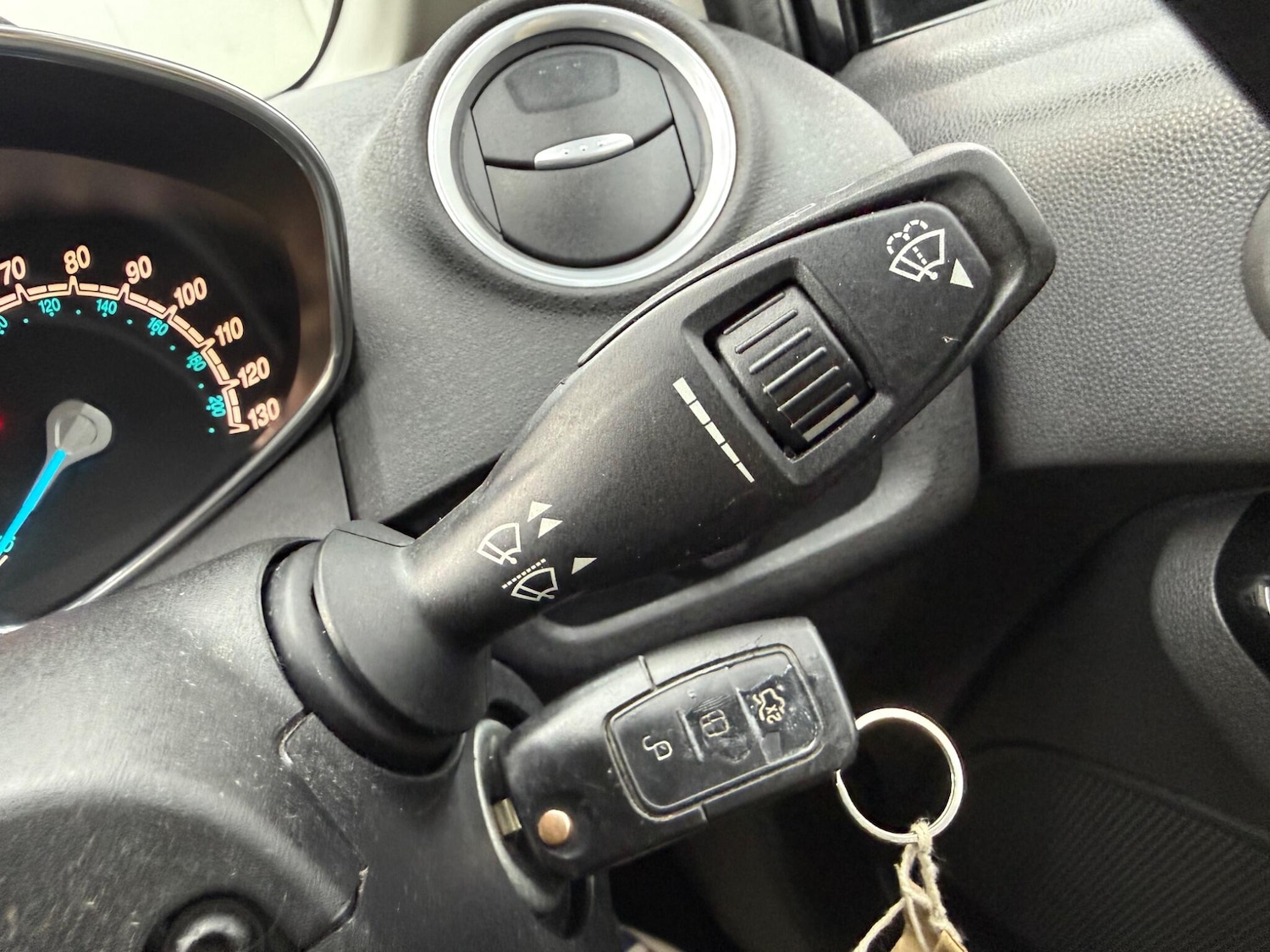 Used Ford Fiesta 2015 for sale - 77892478: Photo 32