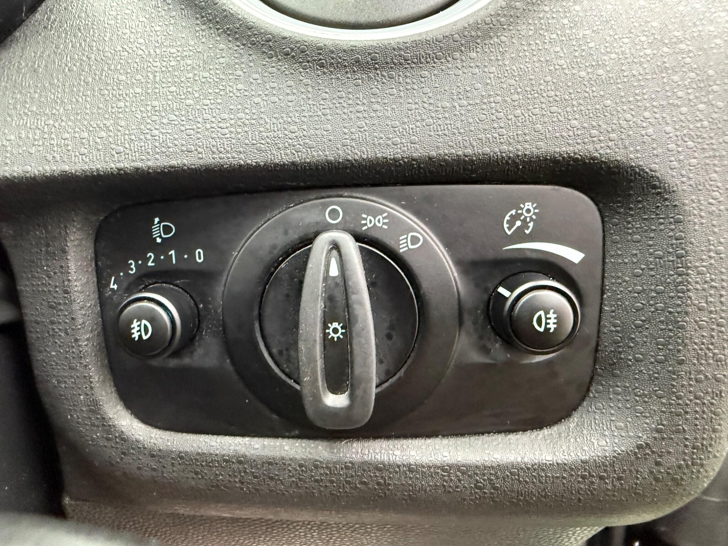 Used Ford Fiesta 2015 for sale - 77892478: Photo 37