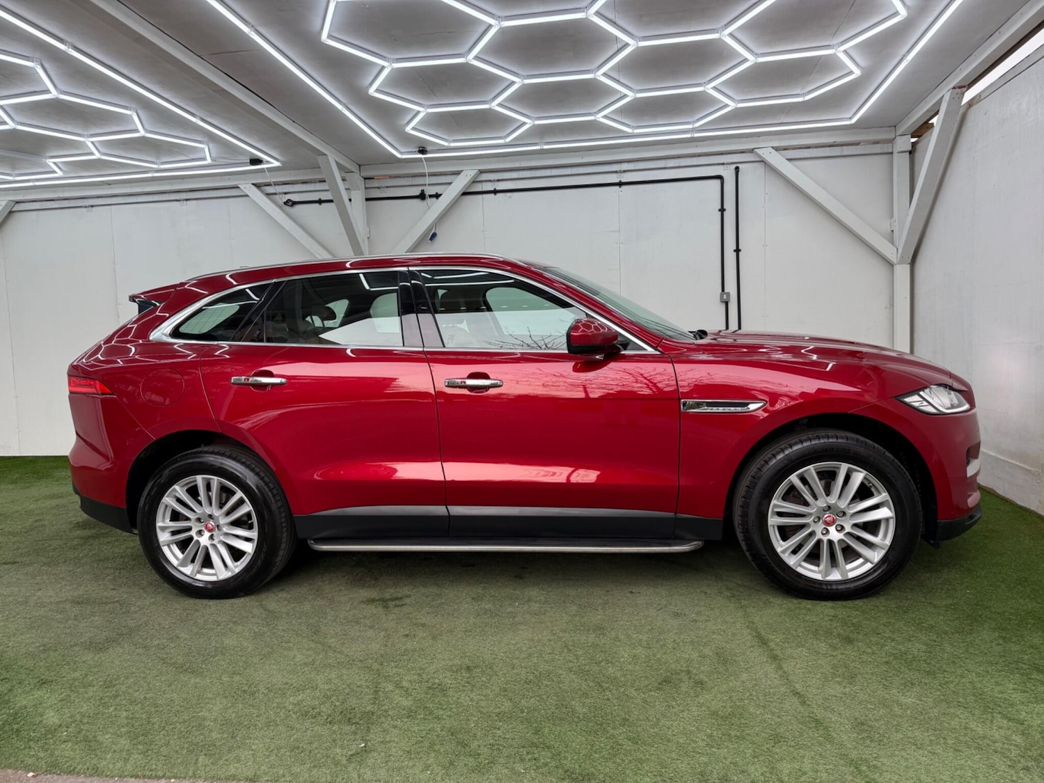 Used Jaguar F-Pace for sale - 78007762: Photo 2