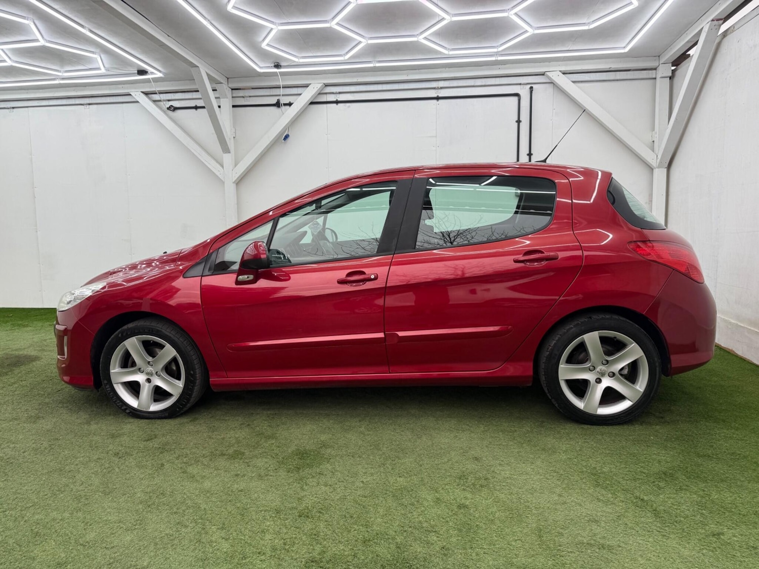 Used Peugeot 308 2010 for sale - 77958454: Photo 10