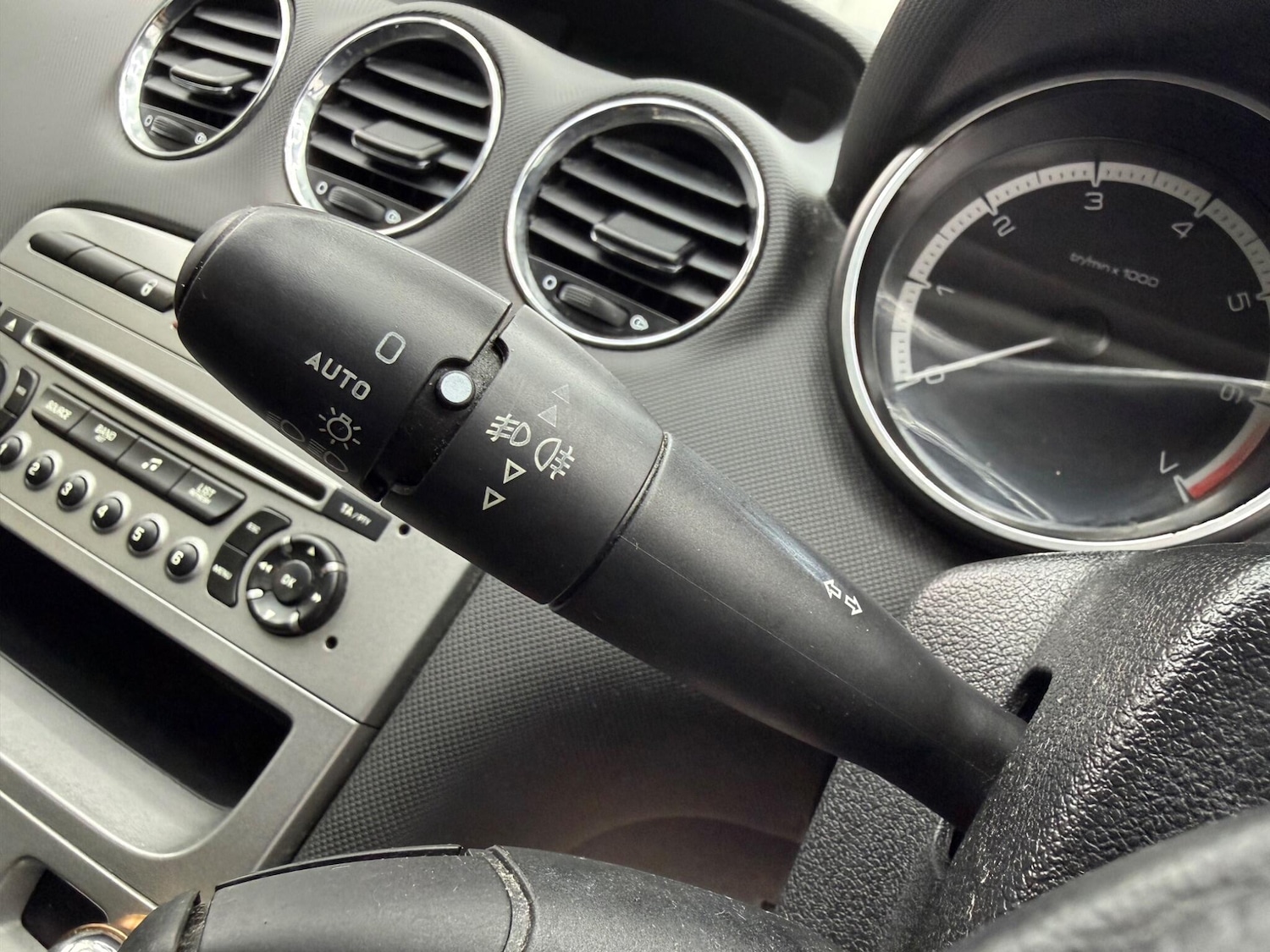 Used Peugeot 308 2010 for sale - 77958454: Photo 33