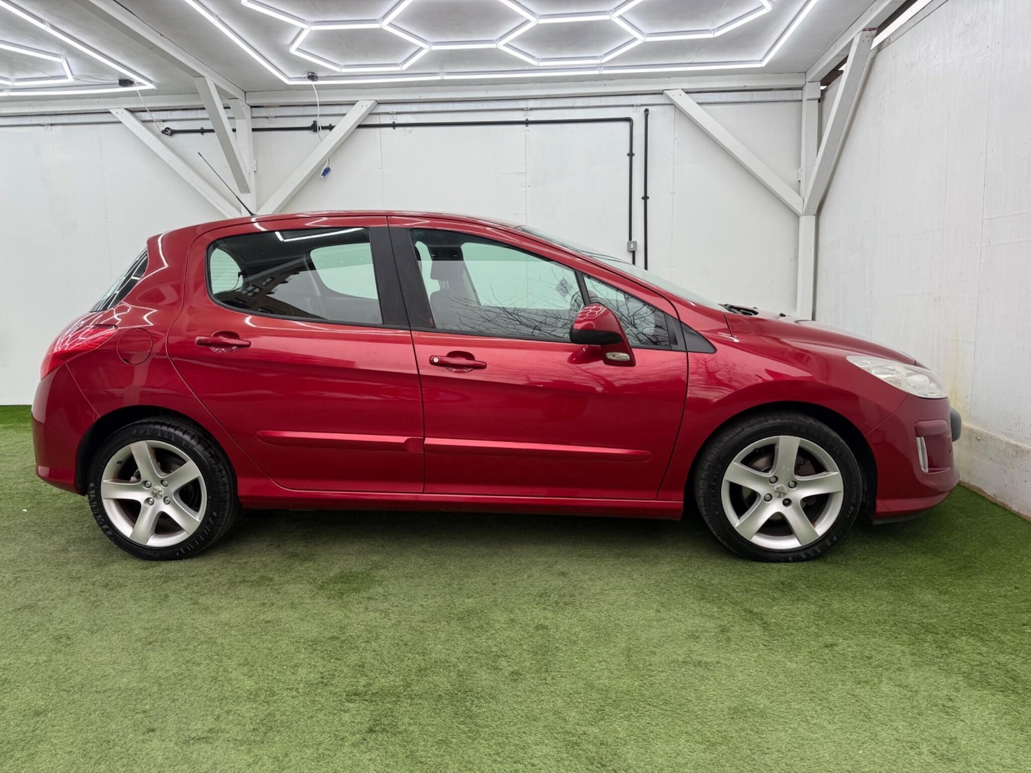 Used Peugeot 308 2010 for sale - 77958454: Photo 5