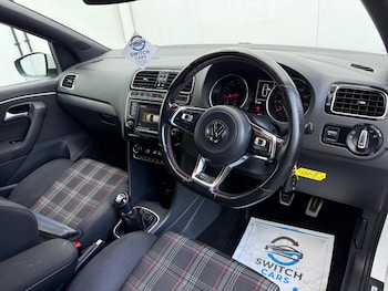 Used Volkswagen Polo 2015 for sale - 78957858: Photo
