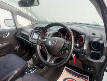 Used Honda Jazz 2014 for sale - 77387643: Photo