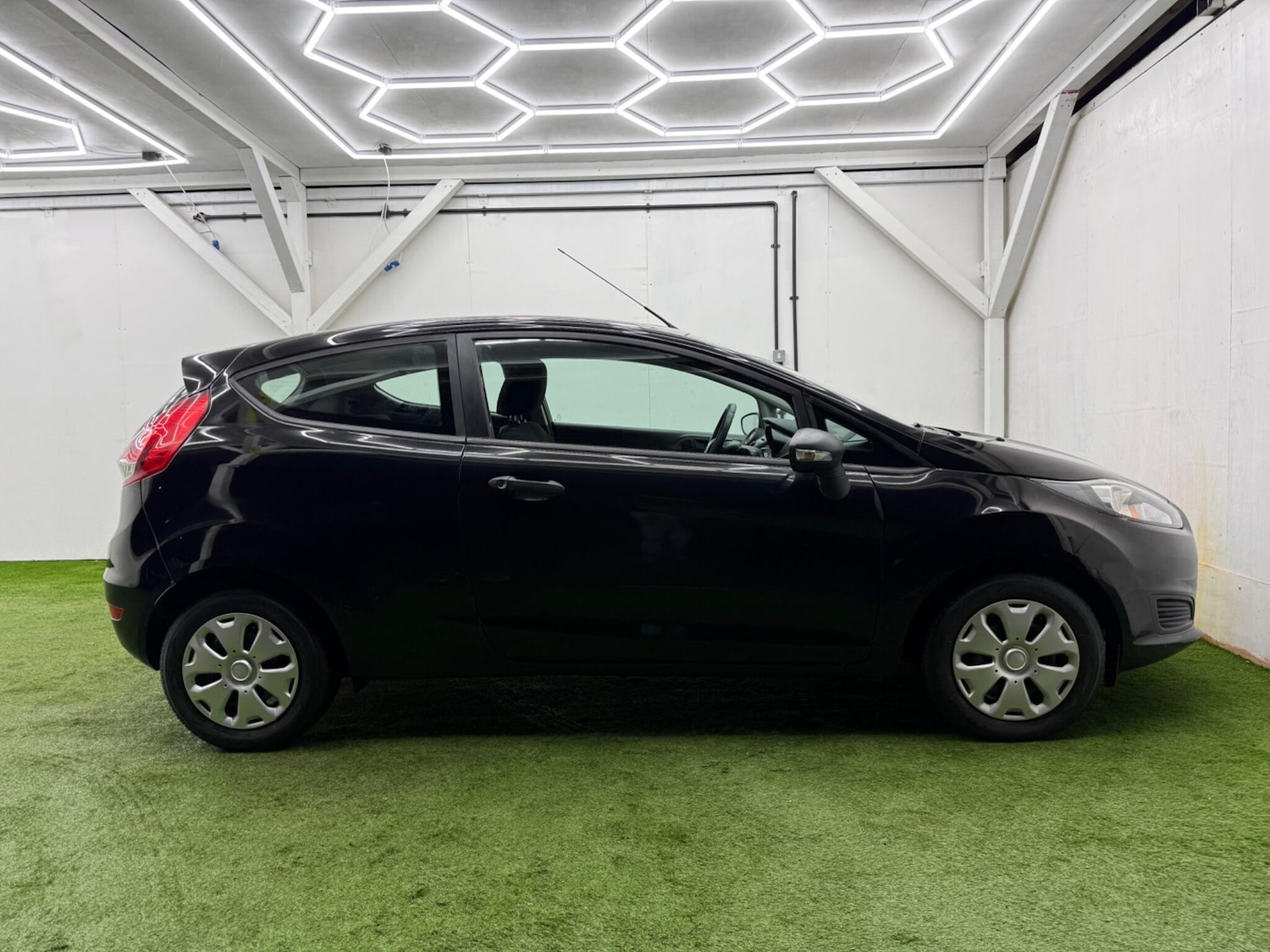 Used Ford Fiesta 2014 for sale - 77387544: Photo 2