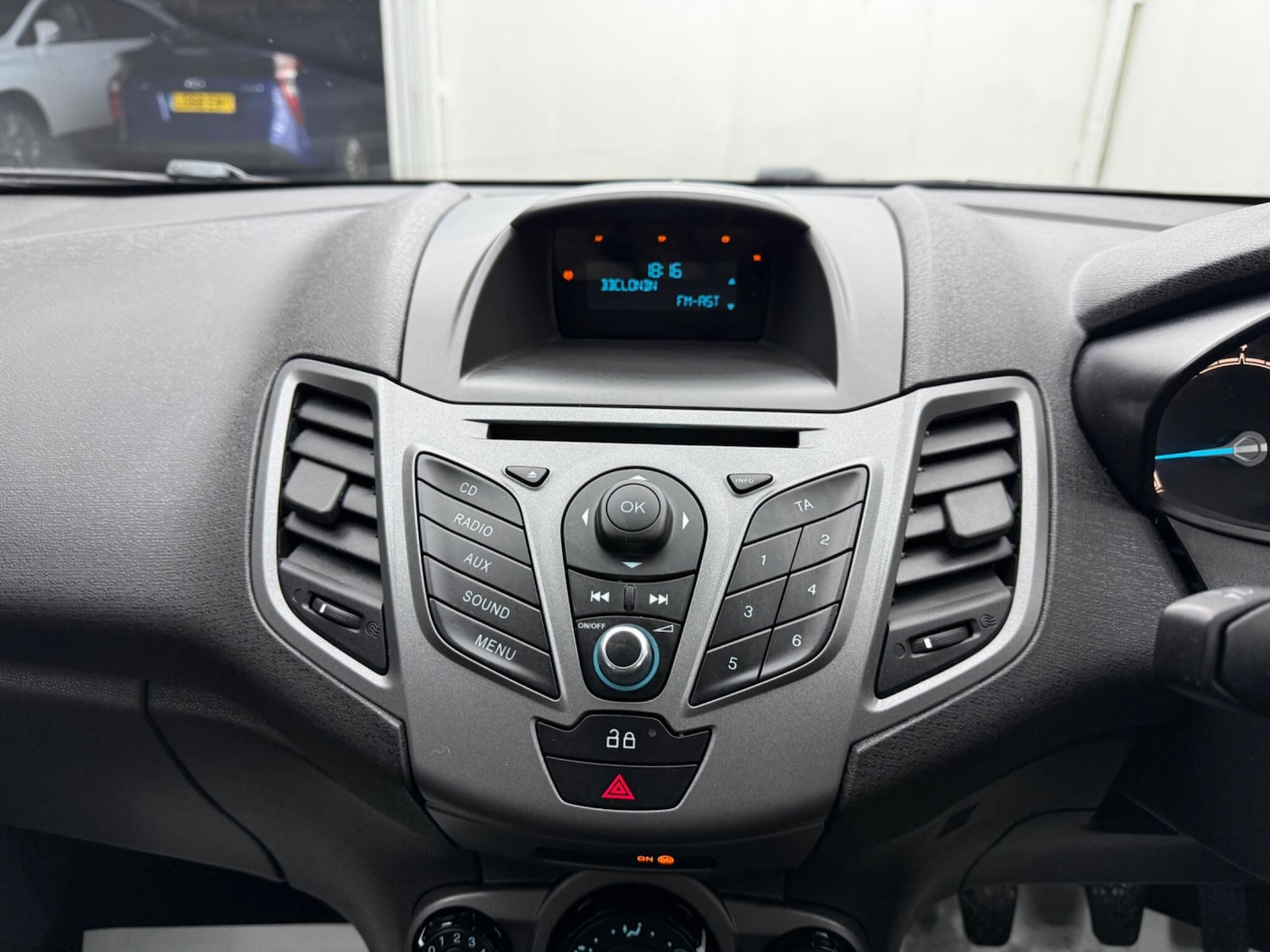 Used Ford Fiesta 2014 for sale - 77387544: Photo 25