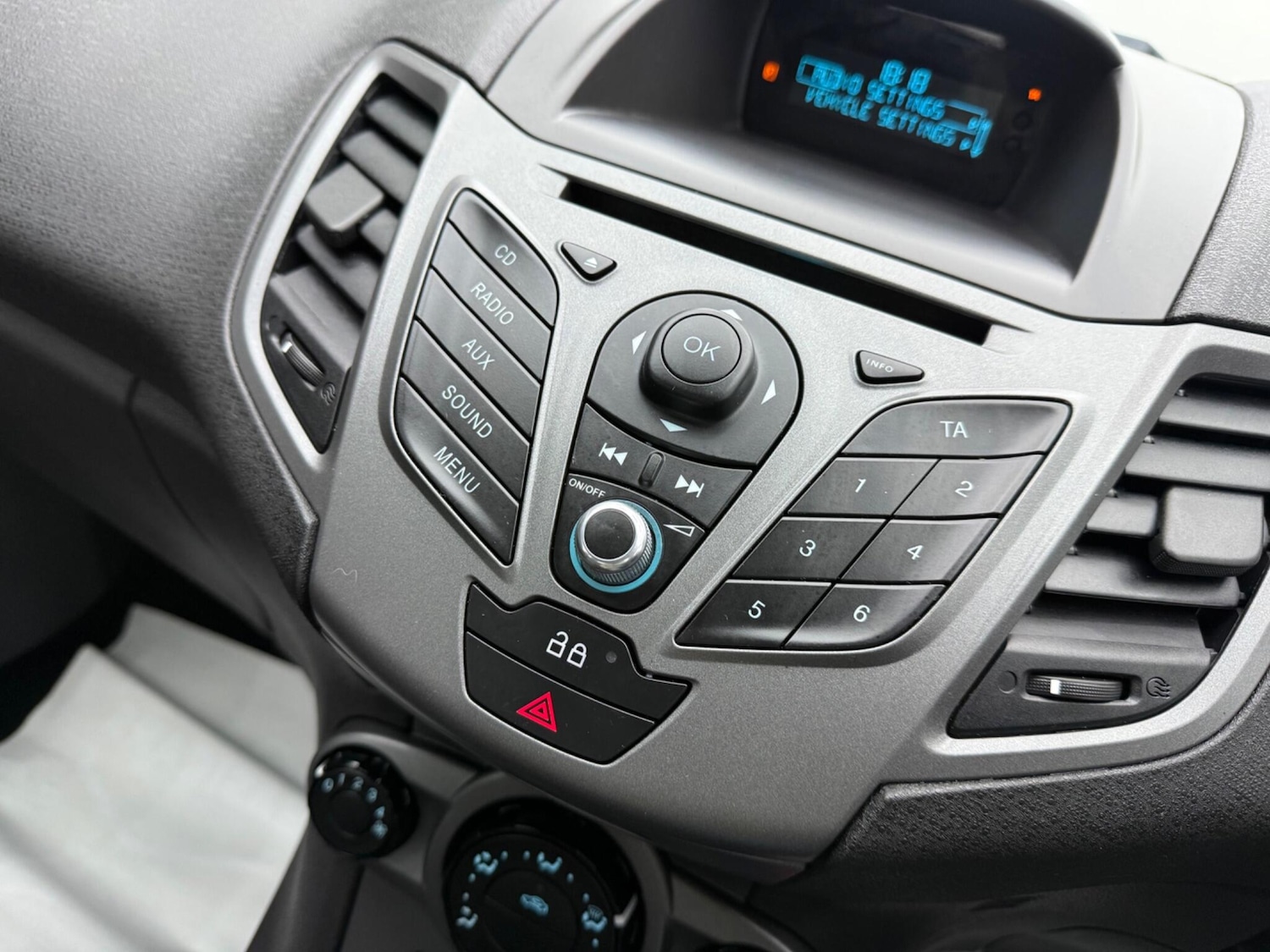 Used Ford Fiesta 2014 for sale - 77387544: Photo 41