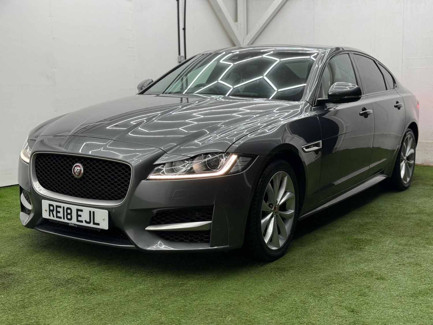 Used Jaguar XF 2018 for sale - 77573729: Photo 11