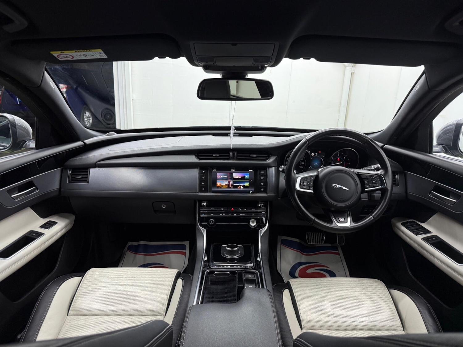 Used Jaguar XF 2018 for sale - 77573729: Photo 28