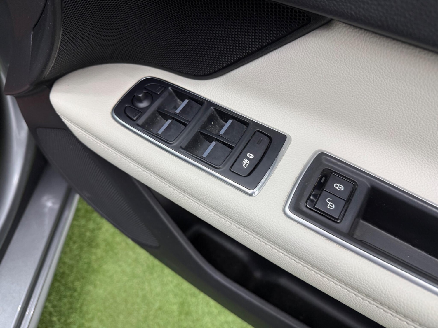 Used Jaguar XF 2018 for sale - 77573729: Photo 40