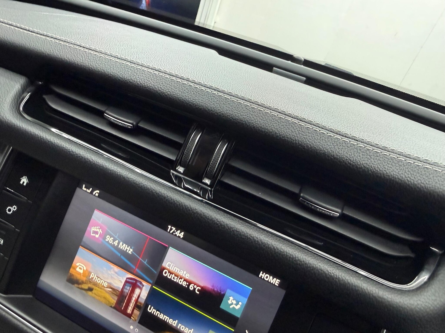 Used Jaguar XF 2018 for sale - 77573729: Photo 43