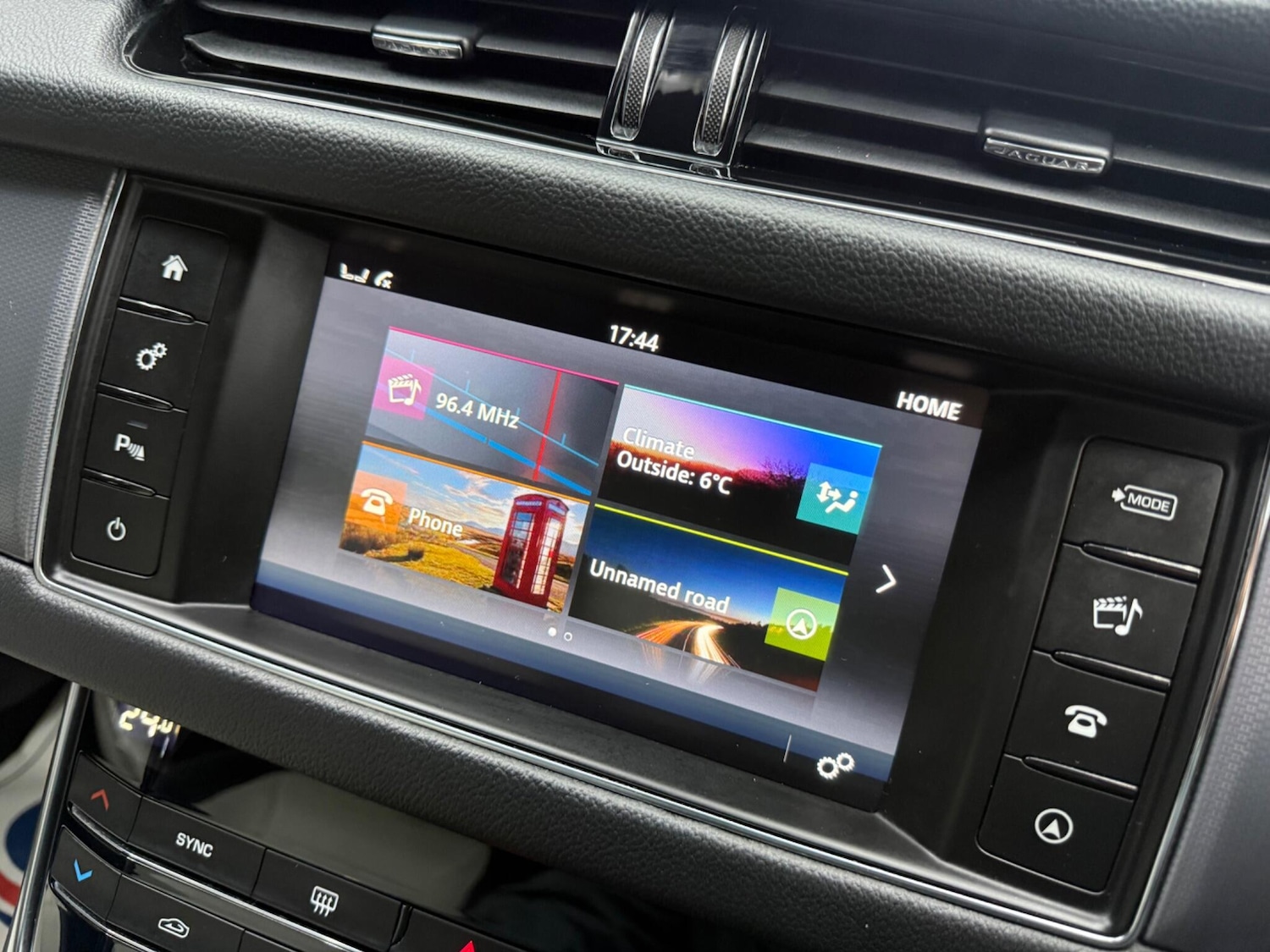 Used Jaguar XF 2018 for sale - 77573729: Photo 44