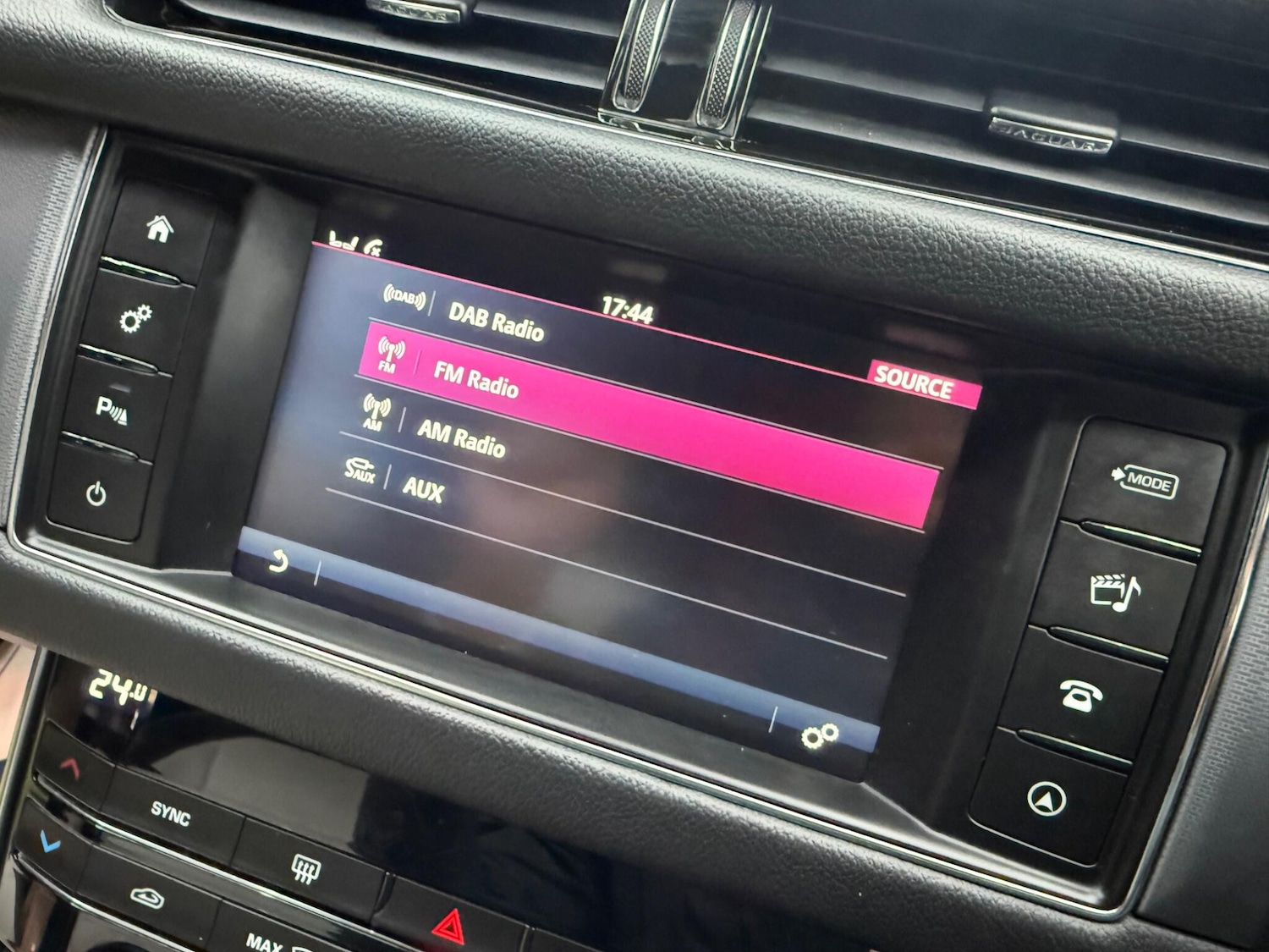 Used Jaguar XF 2018 for sale - 77573729: Photo 46