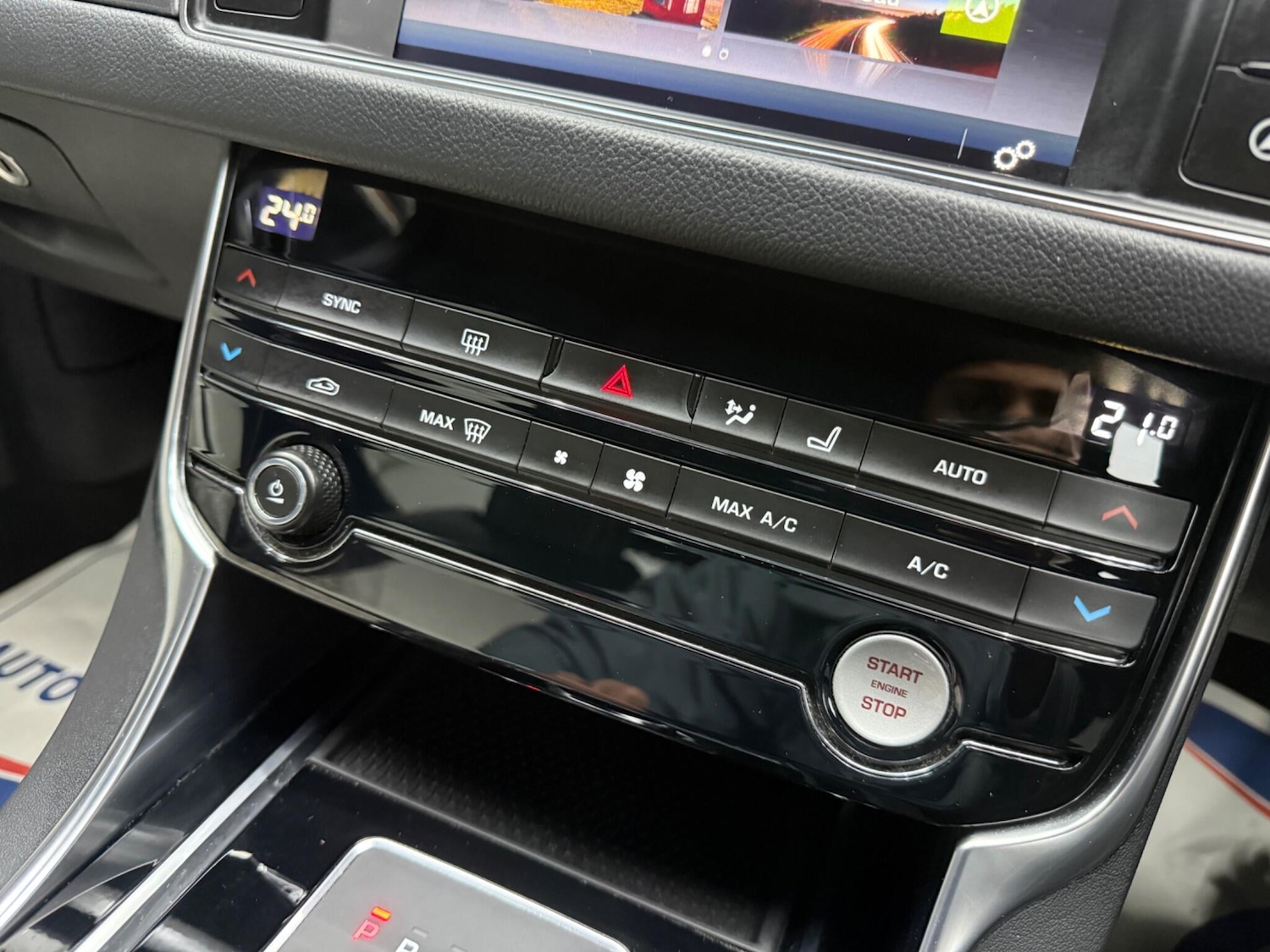 Used Jaguar XF 2018 for sale - 77573729: Photo 54