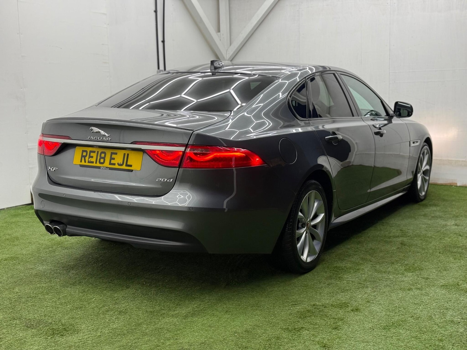 Used Jaguar XF 2018 for sale - 77573729: Photo 6