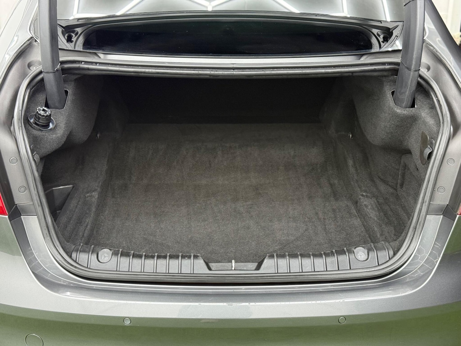 Used Jaguar XF 2018 for sale - 77573729: Photo 8