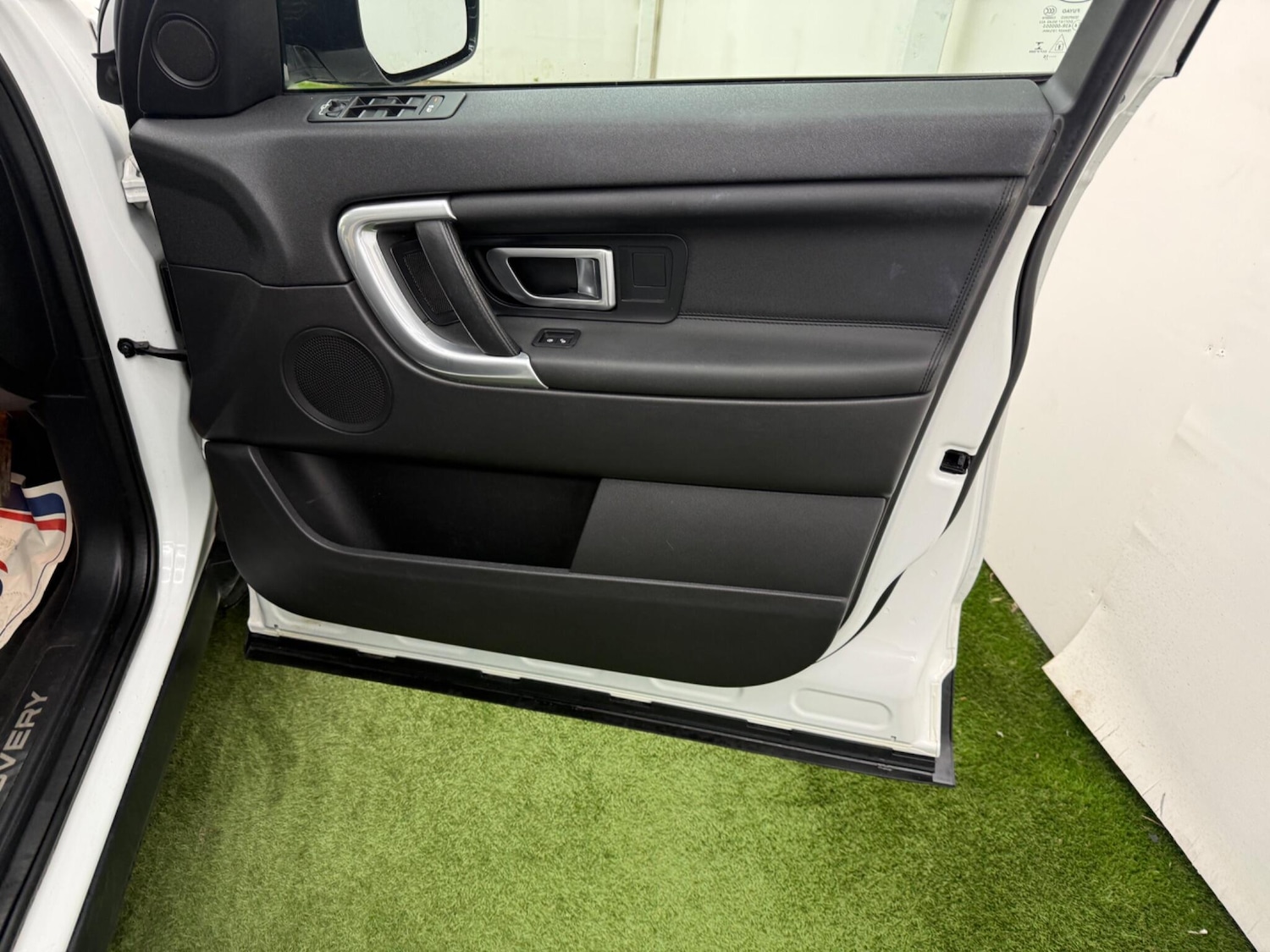 Used Land Rover Discovery Sport 2016 for sale - 78047331: Photo 17